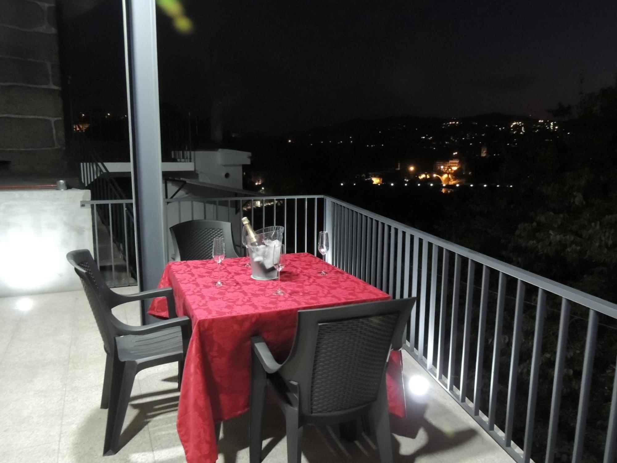 Apartamento Amarante - Vista Sao Goncalo Zimmer foto
